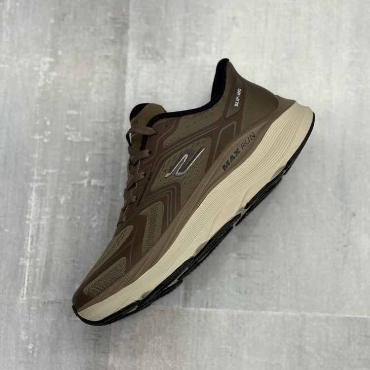 کفش اسپرت Skechers Max Run قهوهای